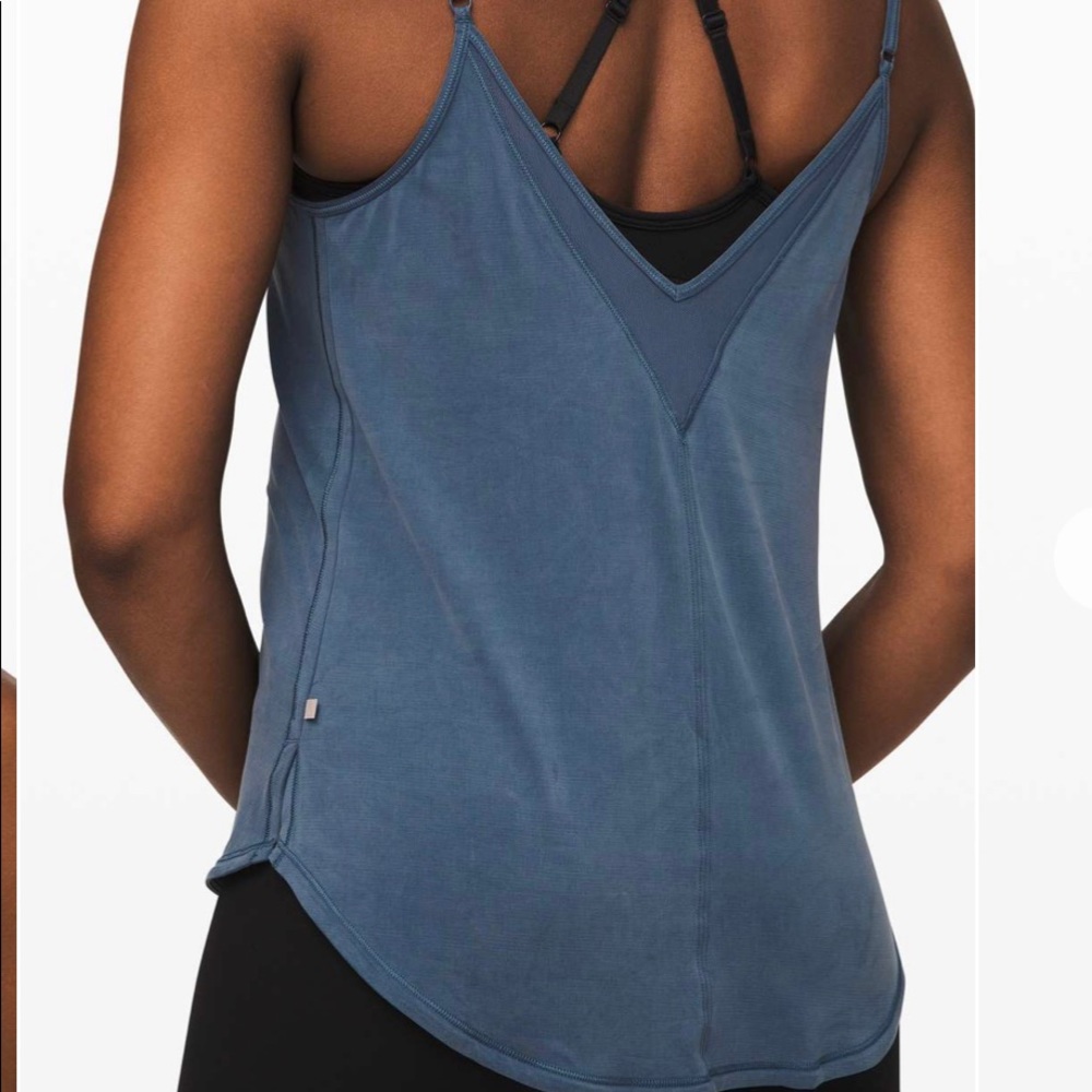Lululemon Flow in Elegance tank and shorts - blue Size 4